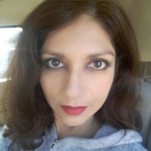 Meet your Posher, Maxine